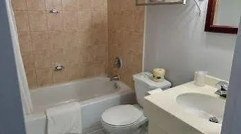 فندق Canuck Inn And Suites شلالات نياغارا